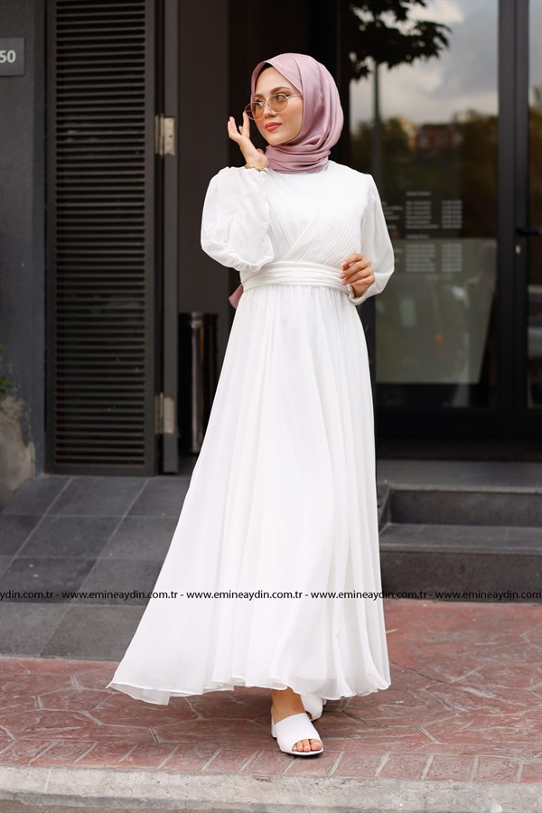 Beyaz Hürrem Piliseli Elbise